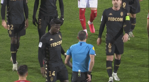 曼联欲截胡阿森纳抢小妖中锋！卡塞米罗接两年合同报价，或回巴西踢球